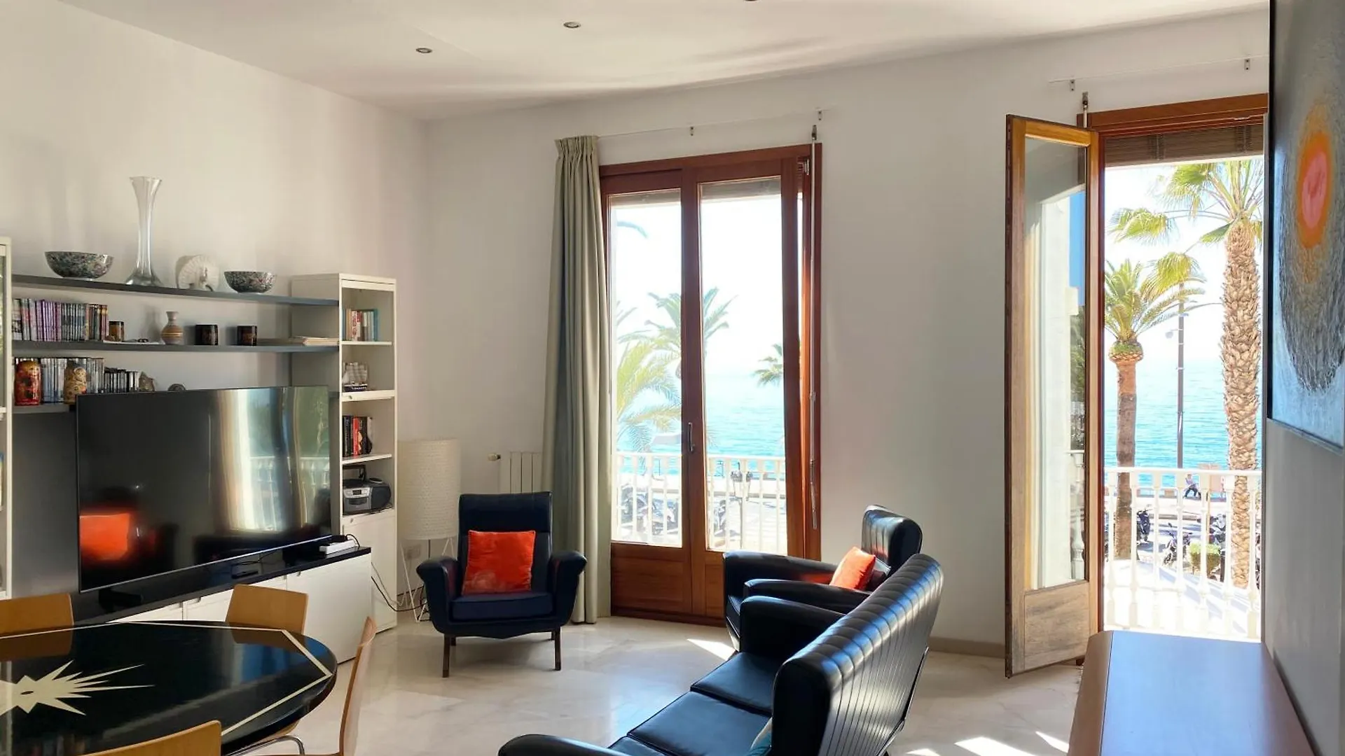 Lejlighed Exclusive Beachfront Haven In Costa Brava Lloret de Mar